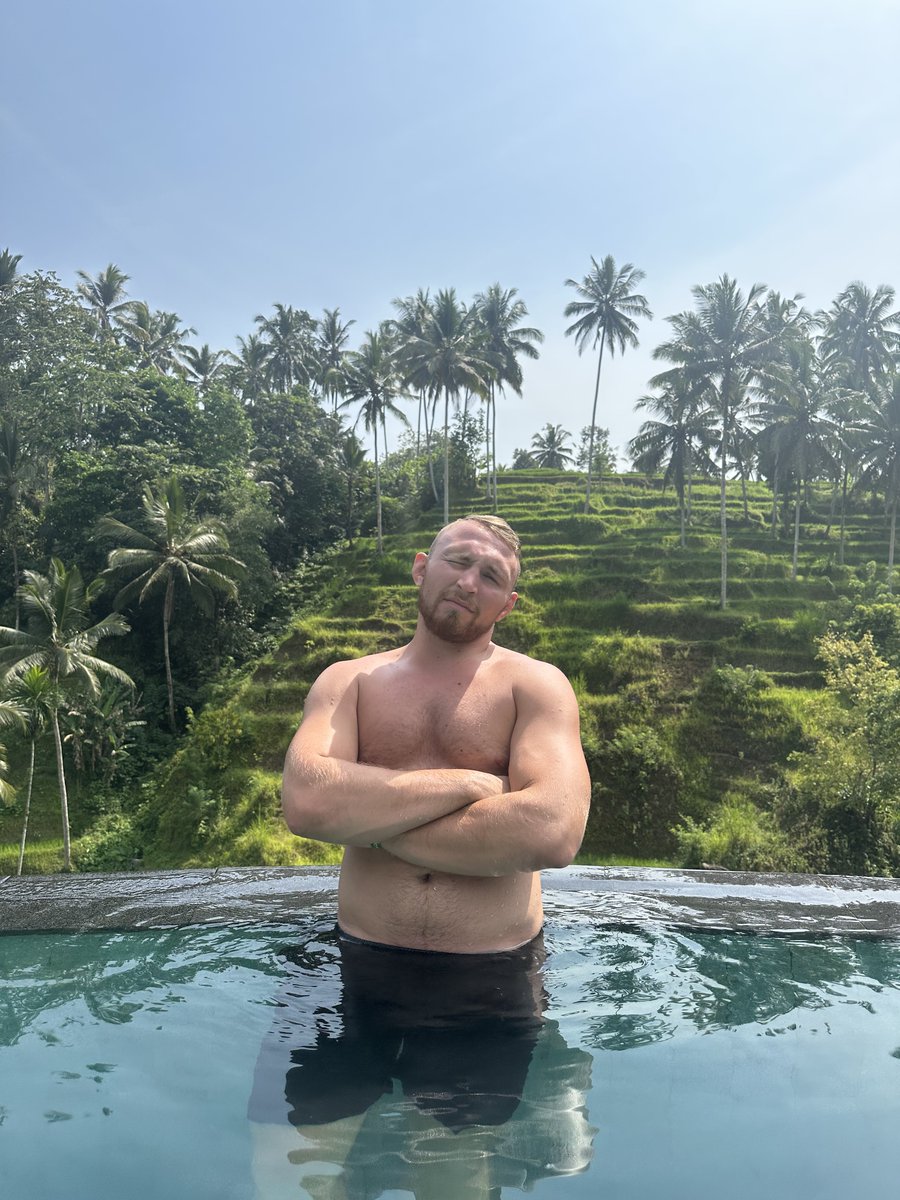 आज टैक्स फ्राइडे है, यानी तुम्हें अपने टैक्स एक स्ट्रेट अल्फा कैशमास्टर को देने हैं!
यह तुम्हें तुम्हारी जगह याद दिलाने के लिए है, जहाँ तुम हो।
तो आज्ञा मानो और भुगतान करो, और सही तरीके से वीकेंड शुरू करो! हाहा
पेमेंट के बाद मुझे “send Boss” लिखकर DM करो! (लिंक बायो में हैं)