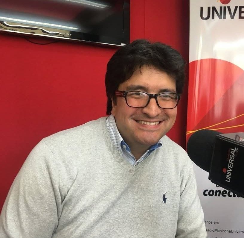 #SaludCorrupta EL CENTRO DE ESPECIALIDADES LA ECUATORIANA DEL <a href="/IESSPichincha/">Dirección Provincial de Pichincha</a> ES DIRIGIDA POR UN AMIGO DE 4 PELOS. Y FUNGE DE PERIODISTA EN RADIO PICHINCHA. Guido Campana Jarrin  quién se dedica a atacar al gobierno de <a href="/DanielNoboaOk/">Daniel Noboa Azin</a> cuando lo uta es
identificado como corre_ano, y