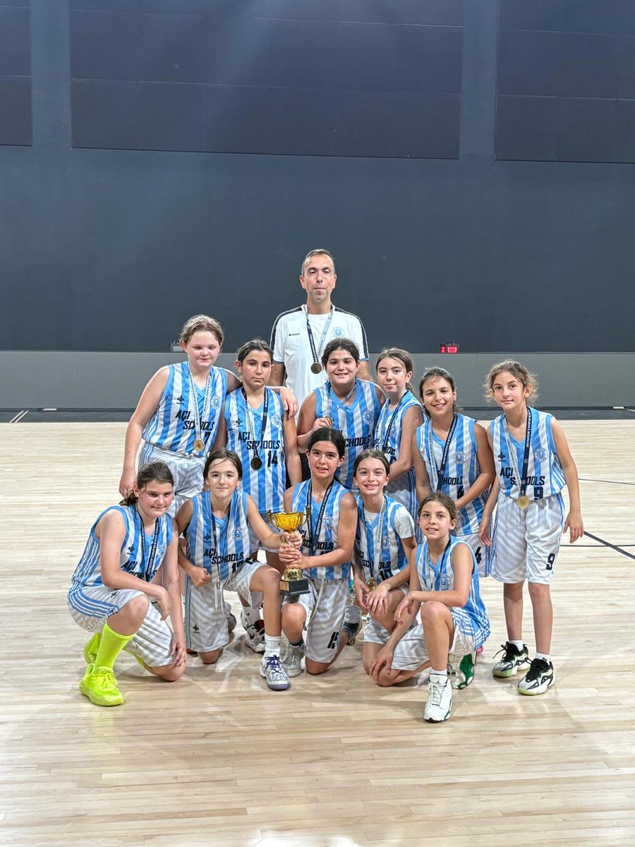 🏆U11 KIZ BASKETBOL TAKIMIMIZ İSTANBUL ŞAMPİYONU!!!🏆

U11 Kız Basketbol Takımımız, TBF U11 Kızlar A Ligi Final maçında Emlak Konut S.K'nü 64-42 mağlup ederek İstanbul Şampiyonu olmuştur.