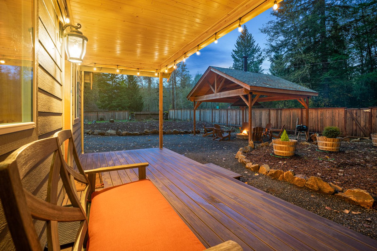 visitmtrainier's tweet image. New cabin near Mount Rainier → 2 bedrooms, 2 baths, sleeps 6. A quiet retreat just outside the Nisqually entrance. See more and book Paradise Getaway:
 visitrainier.com/paradise-getaw…
#PlacesToStay