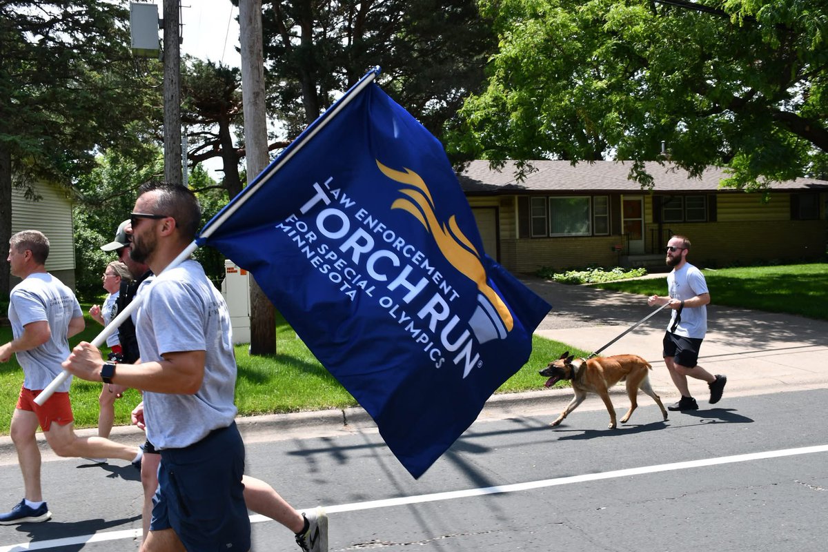 RosevilleMN_PD's tweet image. We were proud to take part in today’s final leg of the @SOMinnesota Law Enforcement Torch Run! 💙🔥

This year brought our biggest turnout yet — including staff, family members with Special Olympics connections, and K9 Cal!

#TorchRun #SpecialOlympics #CommunityStrong