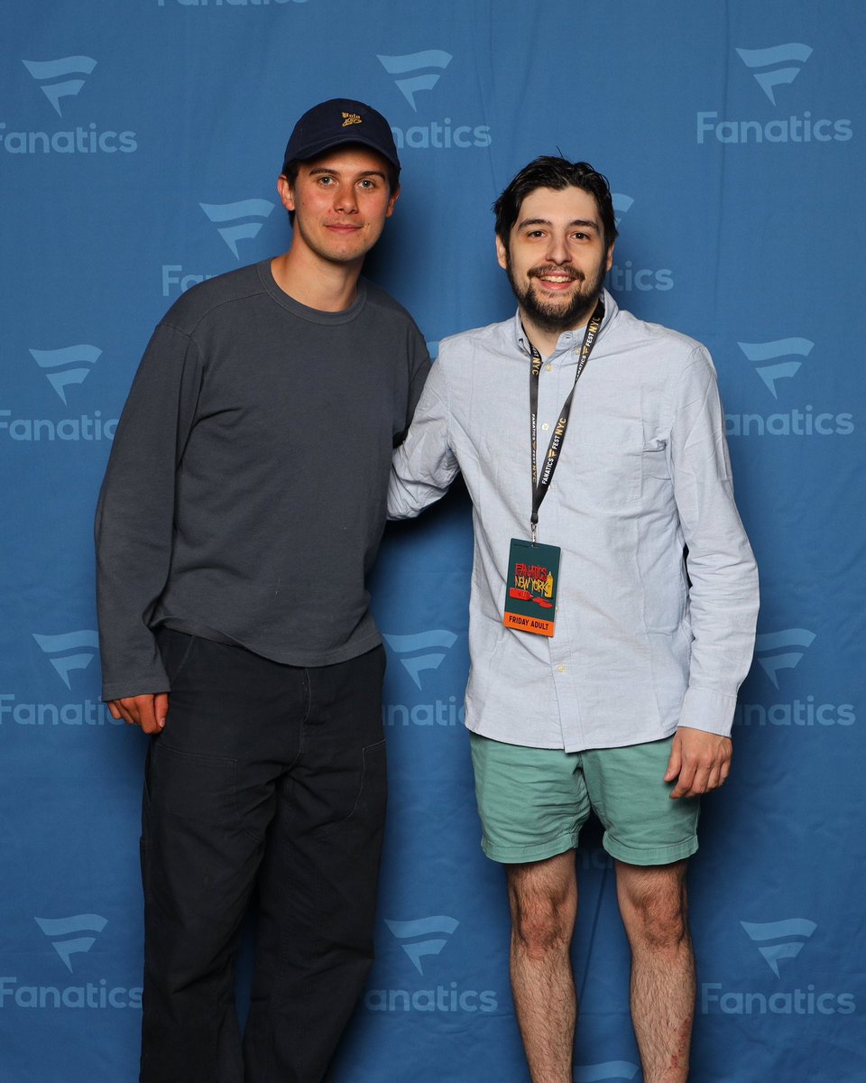 Henreeek's tweet image. Feeling a bit sick that’s why I’m not live but I got to meet the goat