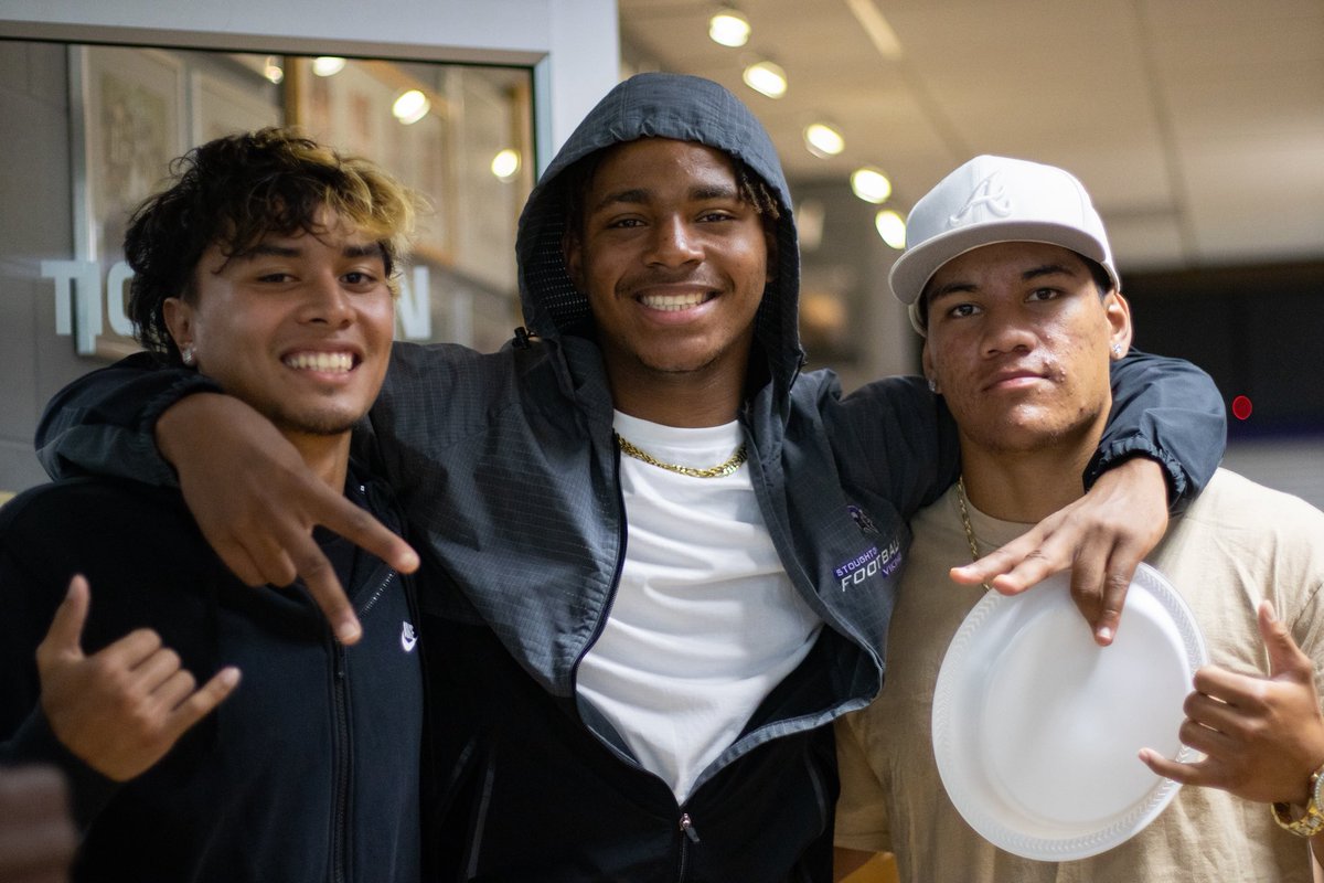 Good food, better company. Fellowship like this is what we’re all about. 🐅
-
#HateAverageBeGREAT #WinTheWest #FearTheStreak #TheTigerWay #R837 #ComeToTheBourb #HoldTheRope