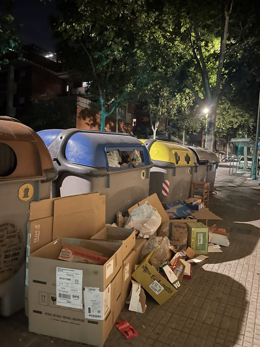 Santa Coloma invertirà gairebé 140 milions d’euros en neteja i gestió de residus durant els propers 8 anys

Imatge actual del carrer Ramon Berenguer 

Un aplaudiment a <a href="/scgramenet/">Aj. Sta. Coloma Gram</a>  👏