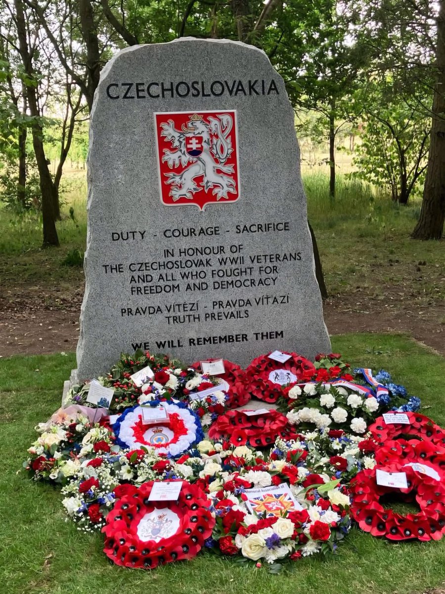 mafcsv's tweet photo. So proud✨! Today at @Nat_Mem_Arb 🇬🇧🌺we unveiled a new memorial stone🪦 to our WWII Czechoslovak Veterans🪖. Congratulations to our team for delivering on the promise we made to the Association of Czechoslovak Legionaires Abroad in 2019. Mission accomplished!👏👍
#mafcsv https://t.co/gfrnPFUB6H