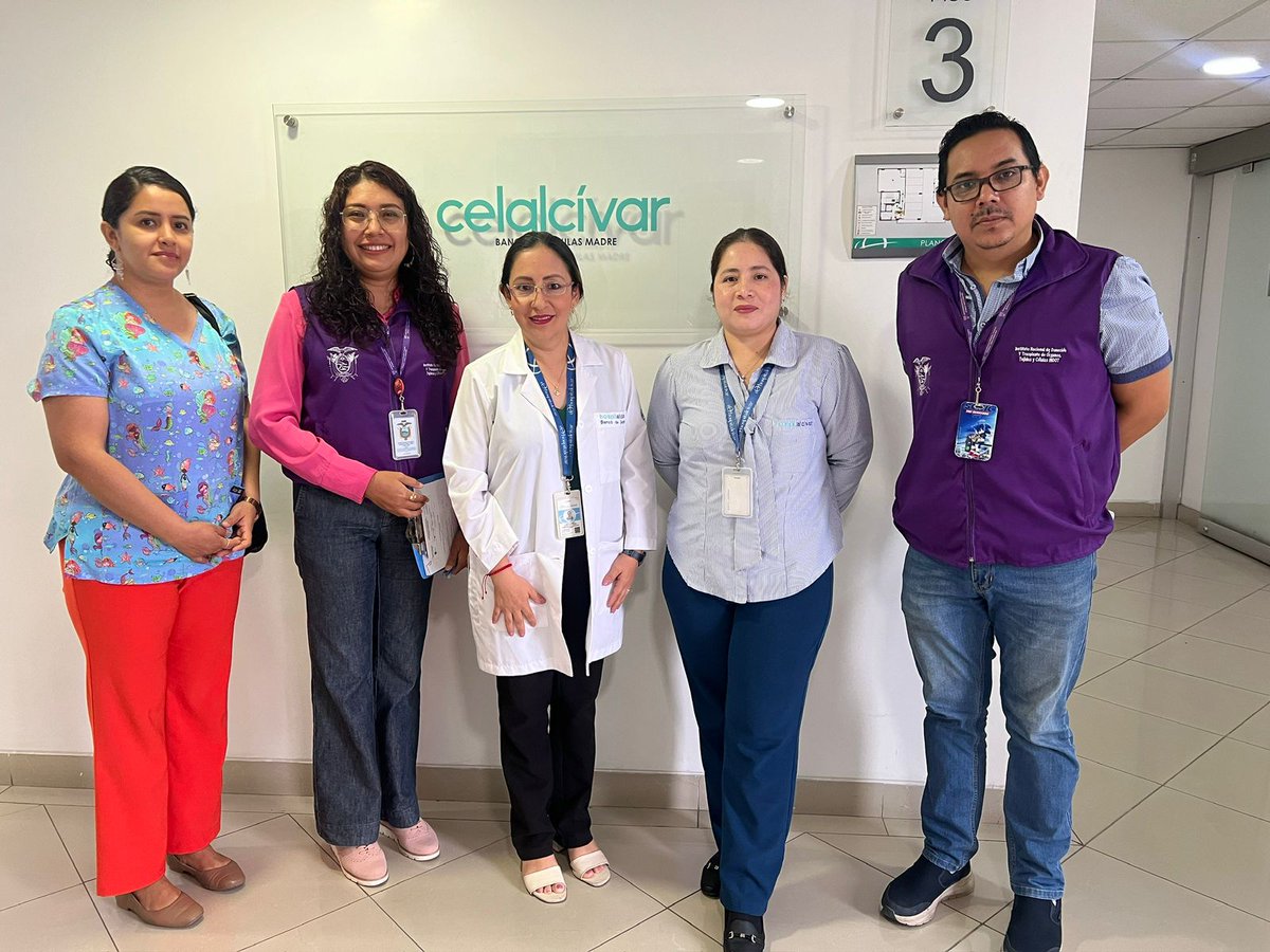 El equipo de la Coordinación Zonal Guayaquil del INDOT visitó el establecimiento CELALCIVAR S.A. como parte del proceso de renovación de su acreditación en el servicio de apoyo como Banco de Sangre de Cordón Umbilical.
Estas inspecciones aseguran que las condiciones técnicas y de