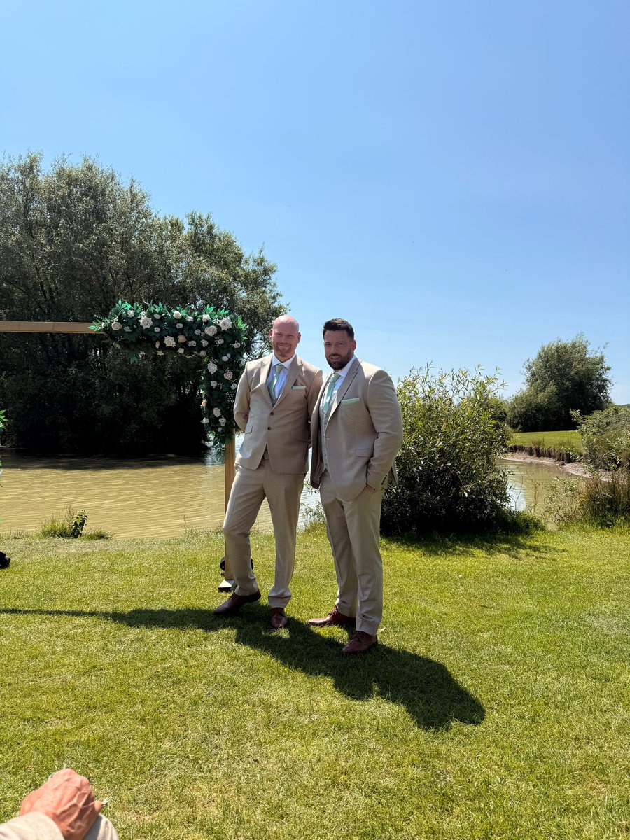 So yesterday I got married boys! And Ollie was my best man!

Now you can ALL send a wedding gift ready for the honeymoon 

PayPal - @LJFin2025

Revolut - revolut.me/lewis5m3i

Go and impress me boys