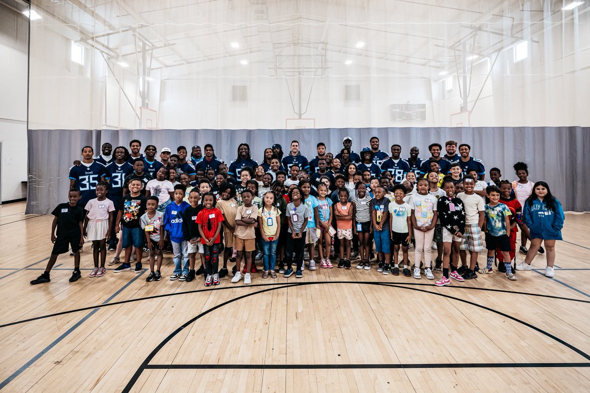 titanscommunity's tweet image. Highlights from our ‘Minute to Win It’ challenge at @BGCMidTN with the @Titans 2025 rookie class 📸
Congrats to @Cameron7Ward for taking first place 🏆
#WinServeEntertain