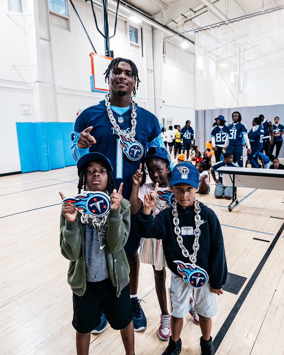 titanscommunity's tweet image. Highlights from our ‘Minute to Win It’ challenge at @BGCMidTN with the @Titans 2025 rookie class 📸
Congrats to @Cameron7Ward for taking first place 🏆
#WinServeEntertain