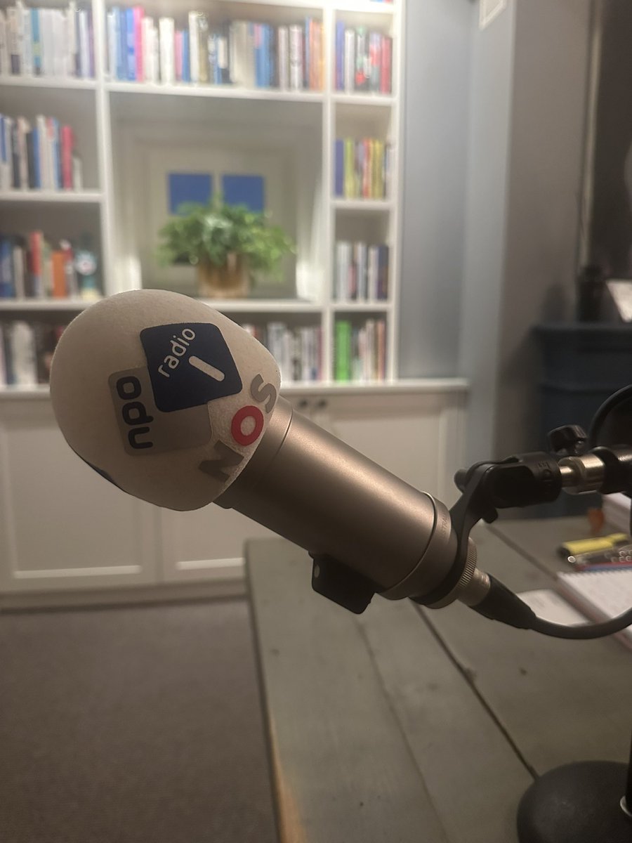 Buiten is het klam, binnen zitten we klaar voor ‘Het oog op morgen’ om te praten over de LA Lakers en atleten die investeren in topsport..