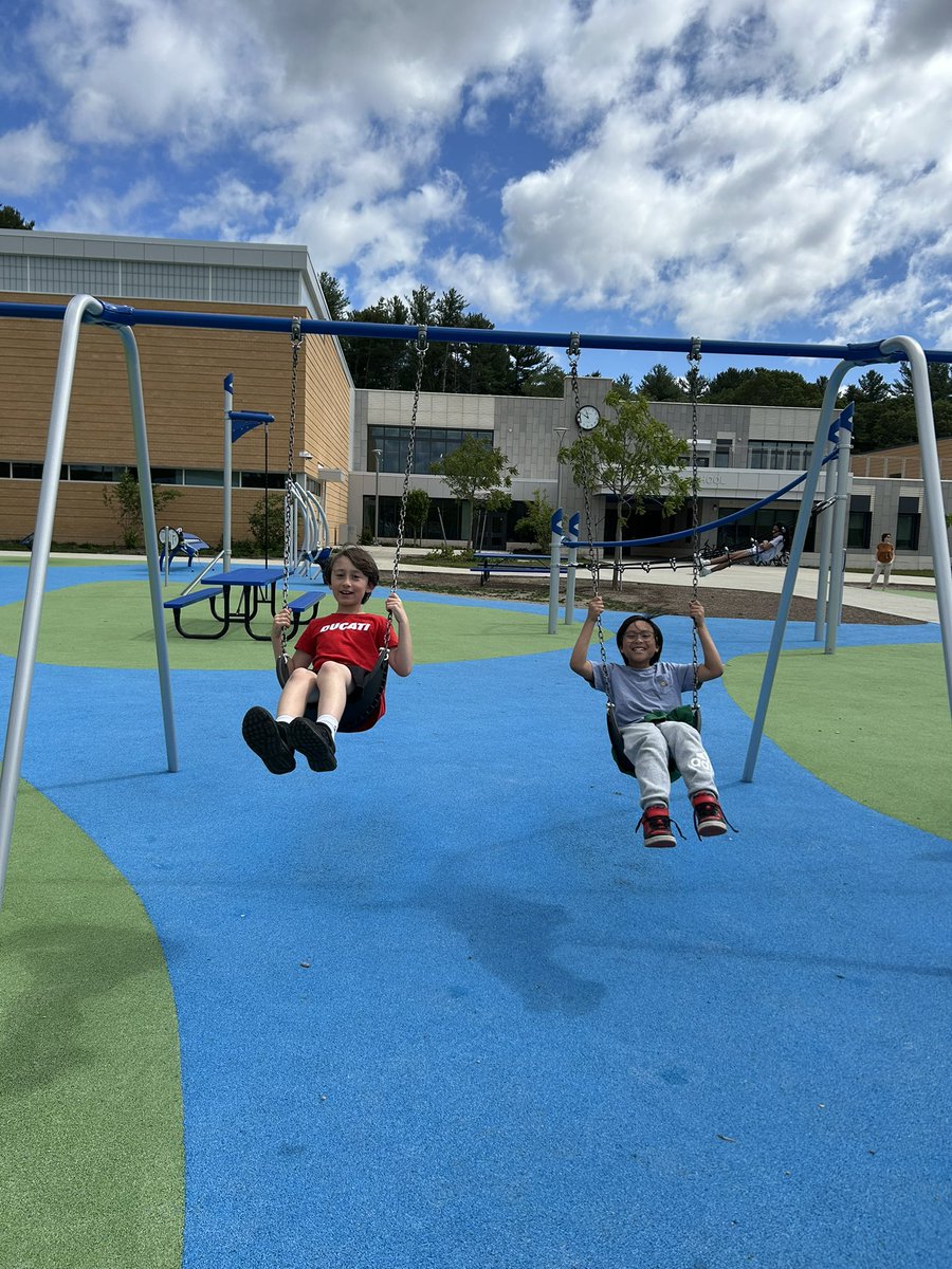 mrs_jordan_4's tweet photo. Extra recess on this beautiful day! ☀️
#fourthgrade #extrarecess https://t.co/01ywkraWJa