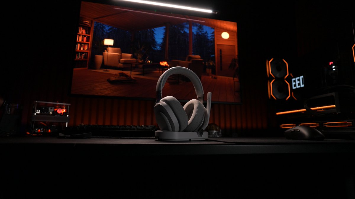 Brian Phillips (@badseedtech) on Twitter photo In the category for things least likely to exist in 2025, <a href="/fractalofficial/">Fractal Design</a> has released a...wireless gaming headset?
youtu.be/msaWO-eBJAI In the category for things least likely to exist in 2025, <a href="/fractalofficial/">Fractal Design</a> has released a...wireless gaming headset?
youtu.be/msaWO-eBJAI