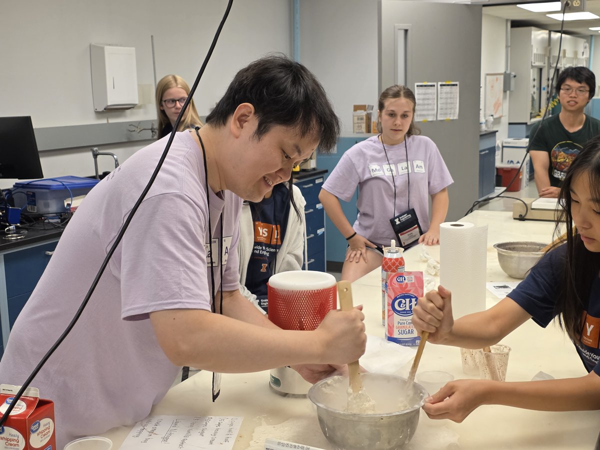 illinoismatse's tweet image. GALLERY: Photo highlights showcase what was a thrilling and educational week of Mid-GLAM camp!
Middle school students learned about the materials that make up our world and engaged in meaningful hands-on activities, all using University of Illinois Urbana-Champaign facilities.