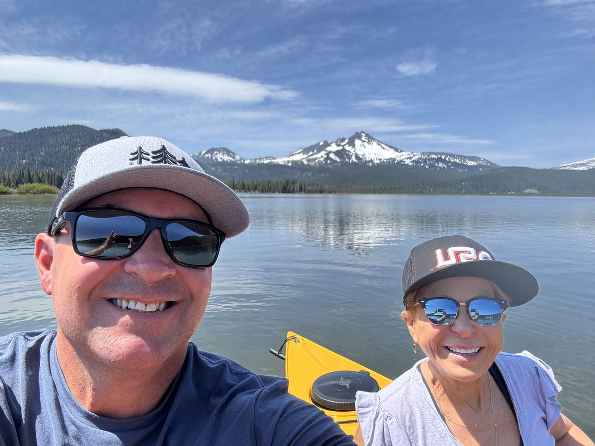 YeardleySmith's tweet image. When you live in a postcard.πποΈπΆ Happy #FirstDayOfSummer, Favorites! πβ₯οΈβοΈ