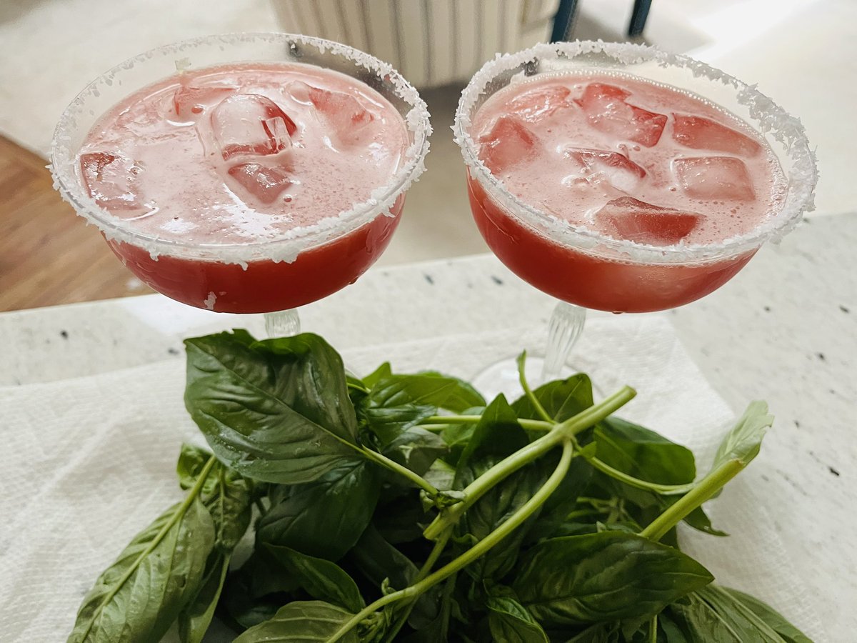 MarkVSlaughter's tweet image. #Summer is here and so is watermelon/basil/patron #margaritas on a hot Friday night