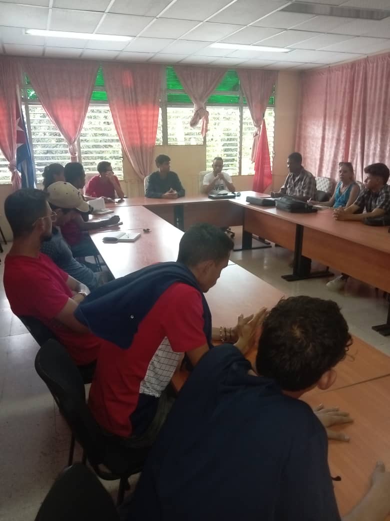 Hoy recibimos en el Centro Provincial de #Electromedicina al Comité Nacional de la <a href="/UJCdeCuba/">UJC de Cuba</a>, en diálogo con nuestros #jóvenes conocieron sobre su protagonismo en la reparación y recuperación de equipos vitales para el sistema de salud en #Cuba. 
<a href="/UJCCamagueyana/">Juventud camagüeyana</a> #SiempreJoven