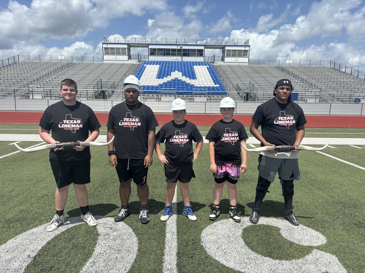 TexasLineCamp's tweet image. GREAT day in Whitney, TX at the Texas Line Camp! 

40+ Athletes from several different communities came together and put in some serious work! 

These guys were focused on perfecting their craft on a Friday so that they can dominate on Friday’s in the fall! 

See you in 2026 👀