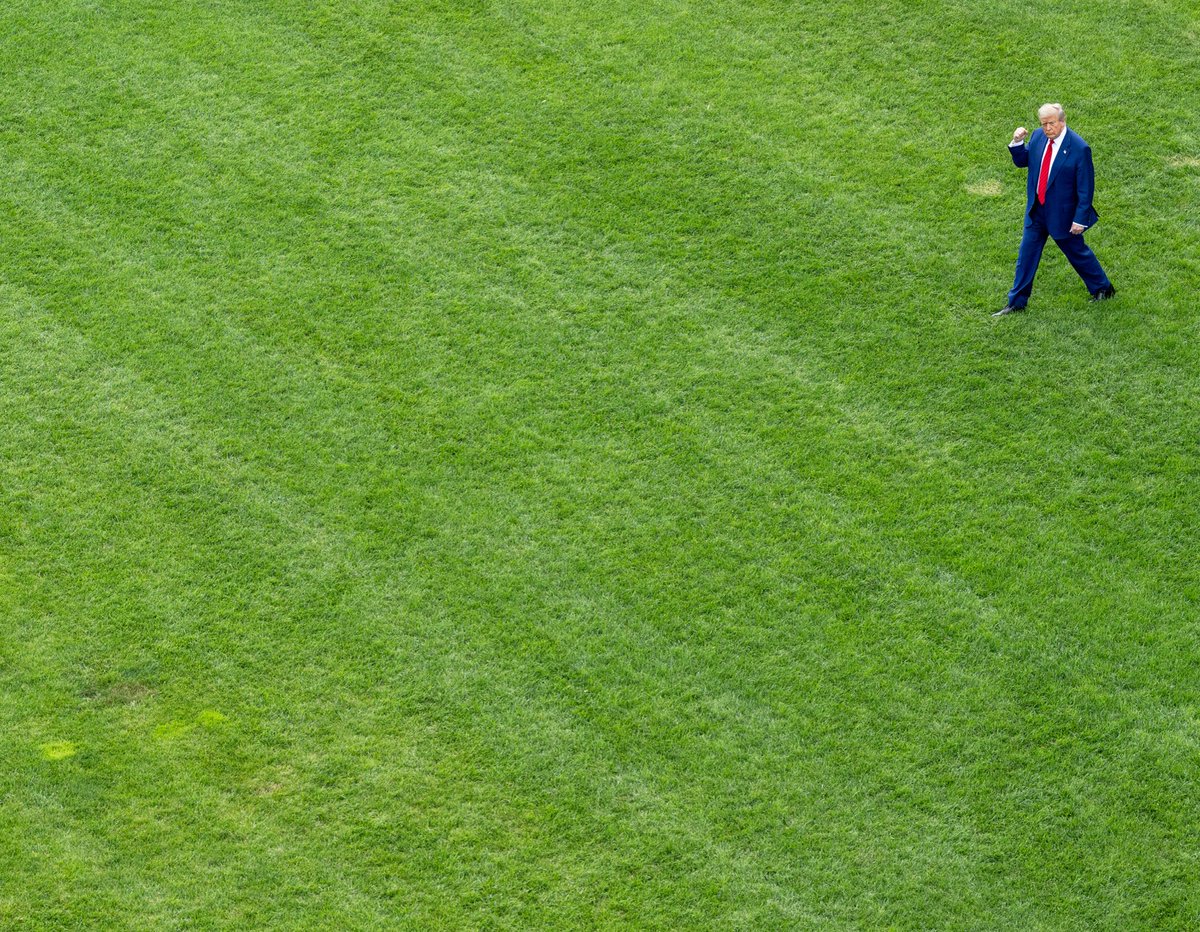 Another day another iconic Trump pic.