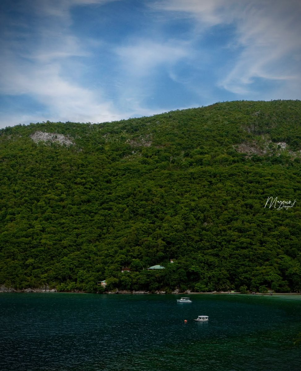 Ayiti 🇭🇹 ka rebati si chak sitwayen Ayisyen aprann viv ak diyite, respè, onètete, ak lanmou pou peyi li.

Viv #Ayiti 🇭🇹 
Ayiti avan tout bagay