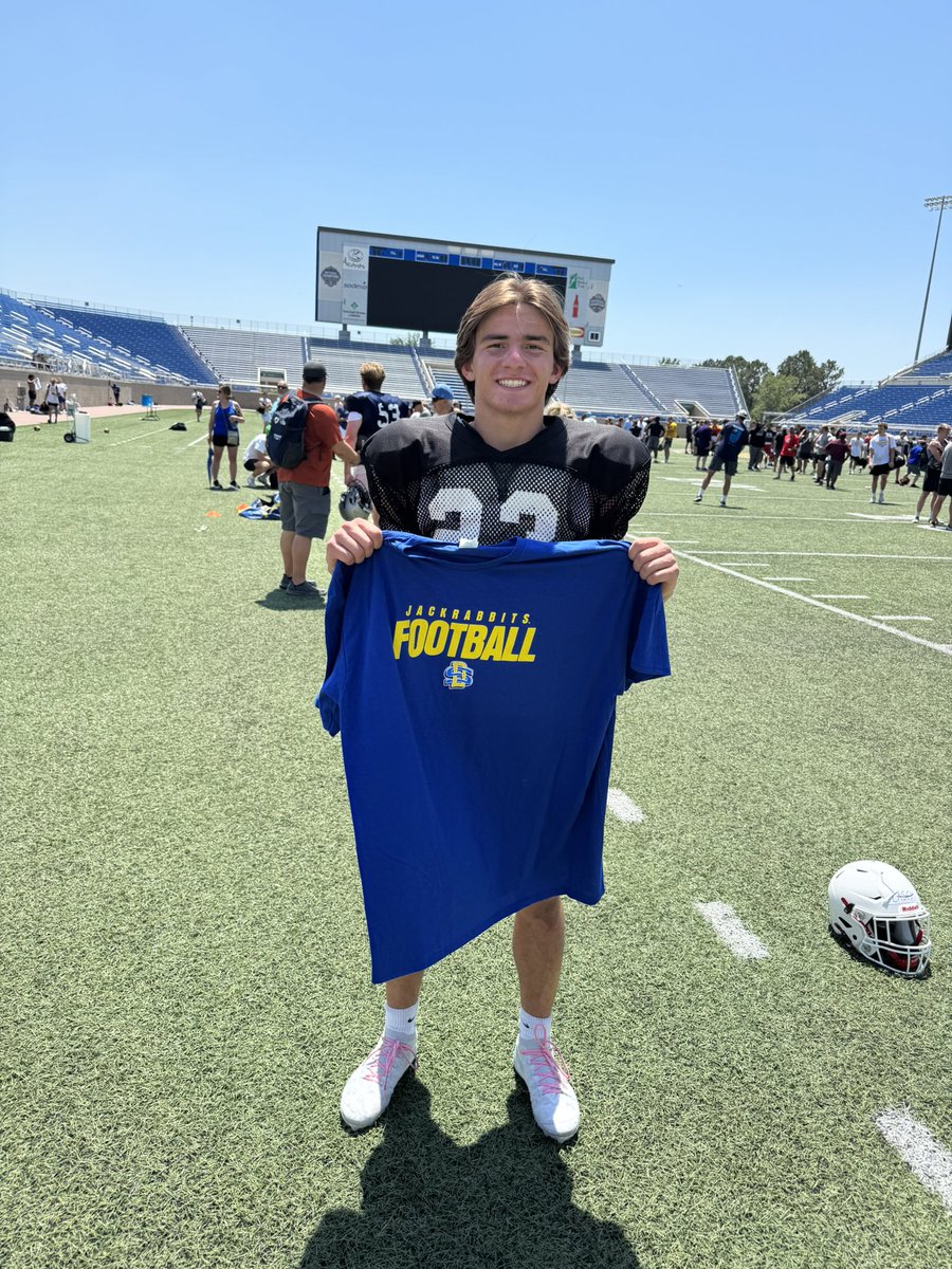 GavinCasey24's tweet image. What a day at camp with @GoJacksFB! I had a great time and feel truly blessed to receive a shirt for being named MVP for Safeties today. Huge thanks for having me, I&apos;m excited to continue building this relationship!
@Coach_Bergy @CoachRobArmand @CoachDtjackson @OJW_Scouting
