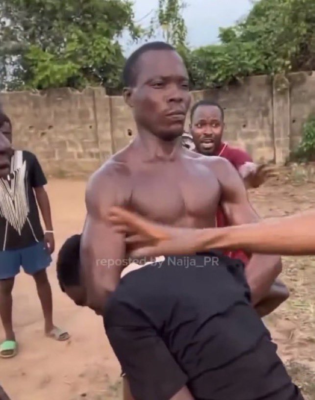 <a href="/EAtochi/">Haki</a> Shame wan strangle admin neck 😂