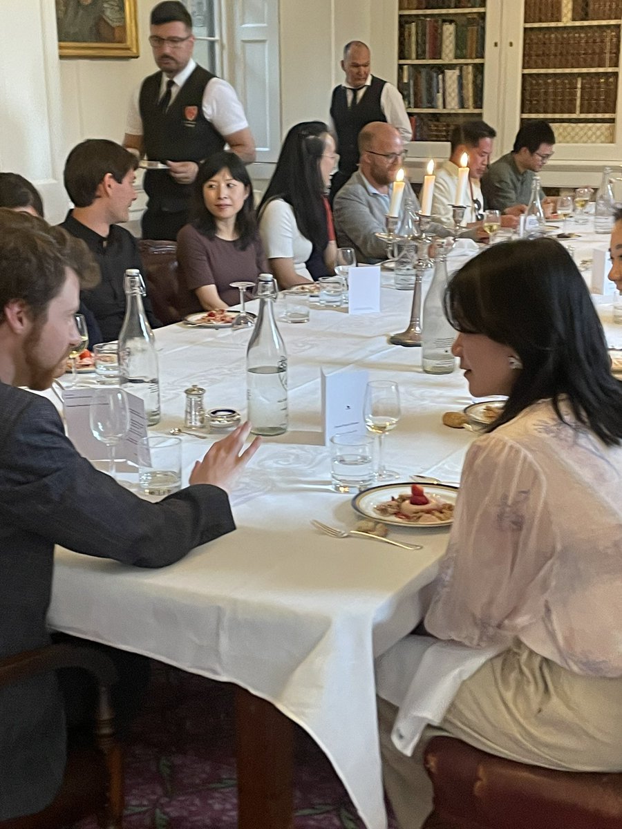 JanusProject_'s tweet image. Conference dinner and drinks at All Souls College.