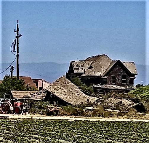 Santa Cruz County Board of Supervisors vote 6/24/2025 to schedule public hearing to delist Redman-Hirahara House from county's historic inventory.
santacruzcountyca.primegov.com/Portal/Meeting… Item 91
"no maintenance has occurred on the home since the last inhabitant of the house departed in 1986"