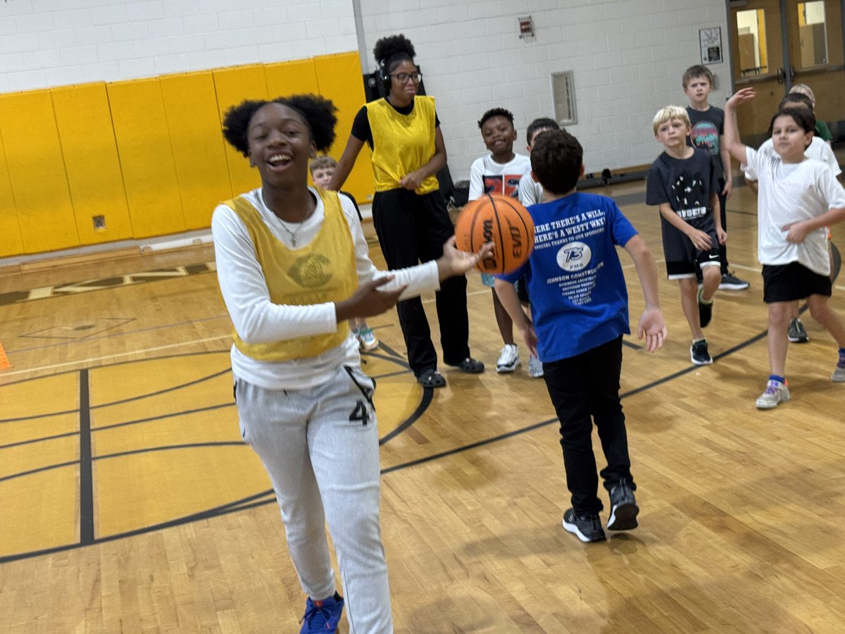 Great conclusion to the 2nd session of the 32nd Annual Evans High School Youth Basketball Camps! Everyone learned, grew and most importantly had fun! #EHSLadyKnights #TEAM