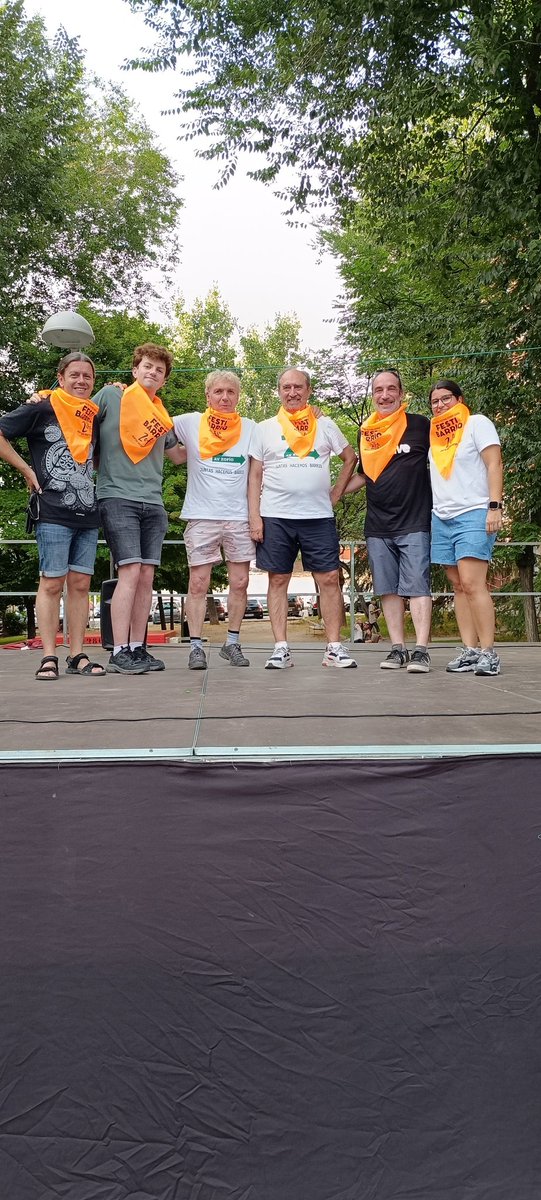 Orgullo de barrio es cuando la vecindad se une, se arremanga y levanta un Festibarrio desde el cariño y el esfuerzo colectivo. Gracias a la asociación vecinal por demostrar que juntas hacemos barrio.
Mañana más y mejor 🧡💚
<a href="/avbarriozofio/">AV Barrio Zofío</a>
 #OrgulloDeBarrio #Zofio