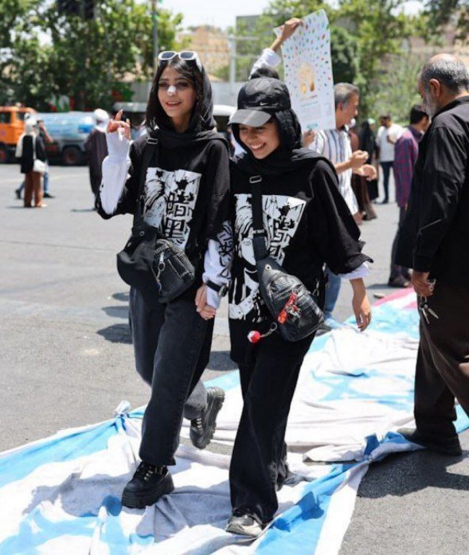 ADAM (@adamemedia) on Twitter photo “The women hate the regime!” 
The women: “The women hate the regime!” 
The women: