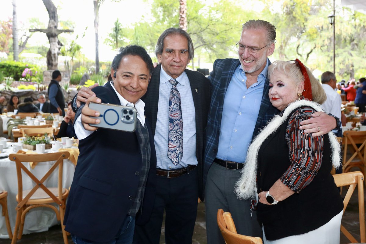 Tuvimos un encuentro con medios de comunicación, para conmemorar el Día de la Libertad de Expresión, reconocemos y agradecemos su invaluable trabajo para compartir nuestras actividades y mantener informada a la ciudadanía queretana. #Contigo #DoyResultados