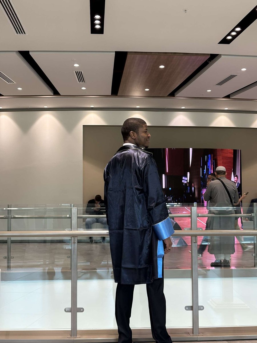 BujiYusuf's tweet image. Alhamdulillah, forever grateful to the Almighty for His blessings and strength. Hard work, faith, and perseverance led to this moment. 🎓 #GradVibes #Blessed #Graduation #mezuniyet2025