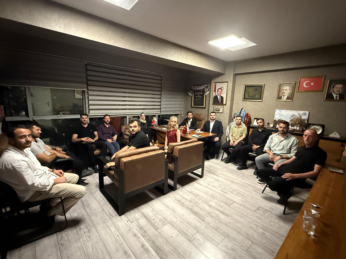 Zeki Tutlubük (@avzekitutlubuk) on Twitter photo 📍YALOVA
İl Gençlik kolları yönetim kurulu ve yürütme kurulu toplantımızı gerçekleştirdik. Yapılan ve yapılmasını planladığımız çalışmalarımızla ilgili istişarelerde bulunduk.
İl başkanımız <a href="/CanayCanerr/">Canay Caner</a> ‘e ve teşkilatımıza misafirperverlikleri için teşekkür ediyorum. 📍YALOVA
İl Gençlik kolları yönetim kurulu ve yürütme kurulu toplantımızı gerçekleştirdik. Yapılan ve yapılmasını planladığımız çalışmalarımızla ilgili istişarelerde bulunduk.
İl başkanımız <a href="/CanayCanerr/">Canay Caner</a> ‘e ve teşkilatımıza misafirperverlikleri için teşekkür ediyorum.