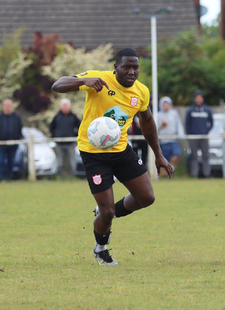 nutmegimages174's tweet image. Hampton United vs North Solihull Athletic (25/5/25)
Keeley Cup Final