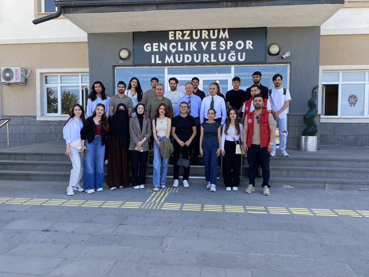 🌍✨2025 Uluslararası Gençlik Değişim Programı kapsamında Kuzey Makedonya’ya gidecek öğrencilerimize şimdiden başarılar diliyoruz.
Bol bol anı biriktirip, ülkemizi en güzel şekilde temsil ederek kültürümüzü tanıtacaklarına yürekten inanıyoruz. 🇹🇷🤝🇲🇰