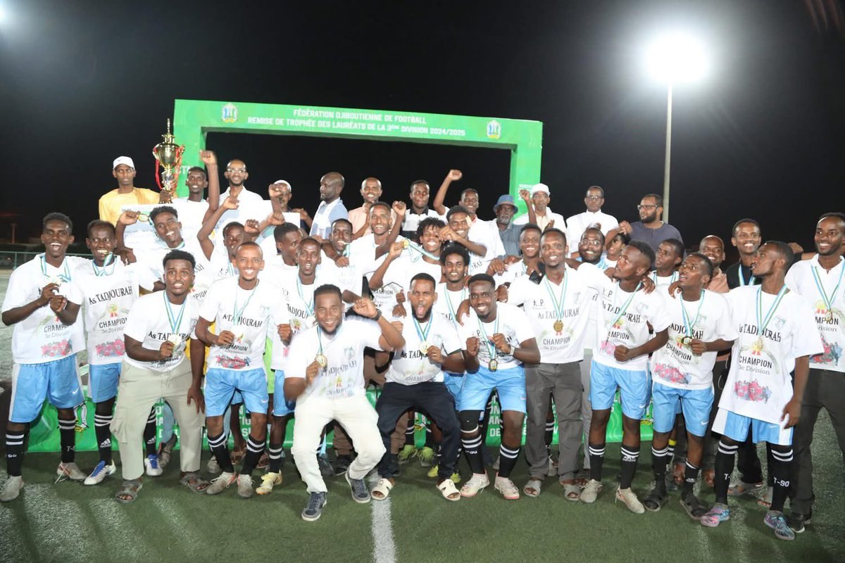 Félicitations aux trois clubs champions 2025 !
ASAS/Telecom D1- FC Obock D2- FC Tadjourah D3
C’est la preuve que le travail de fond engagé depuis plusieurs années porte ses fruits.
La mise en place des ligues régionales, d’un championnat régional régulier et structuré a permis à