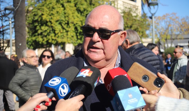 Punta News (@puntanews1) on Twitter photo El intendente electo de Maldonado, <a href="/miguelabellauy/">Miguel Abella</a> , asumirá el cargo el jueves 10 de julio en instalaciones de la Dirección General de Obras y Talleres de la <a href="/MaldonadoUY_/">Intendencia de Maldonado</a> (ex Cylsa).
Hoy comenzaron las reuniones para el armado del gabinete; primero con las listas del sector El intendente electo de Maldonado, <a href="/miguelabellauy/">Miguel Abella</a> , asumirá el cargo el jueves 10 de julio en instalaciones de la Dirección General de Obras y Talleres de la <a href="/MaldonadoUY_/">Intendencia de Maldonado</a> (ex Cylsa).
Hoy comenzaron las reuniones para el armado del gabinete; primero con las listas del sector