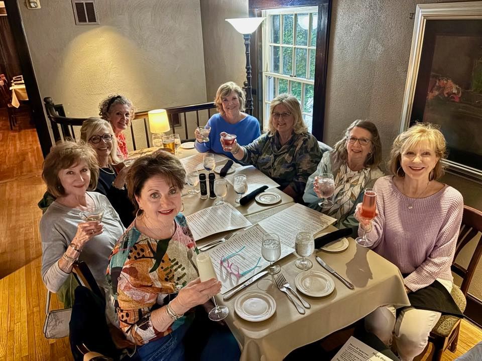 They first met in Cresswell Hall in 1973, and this group of Bulldogs is still going strong in 2025! 👏

📸 Sarah Crain Sawyer