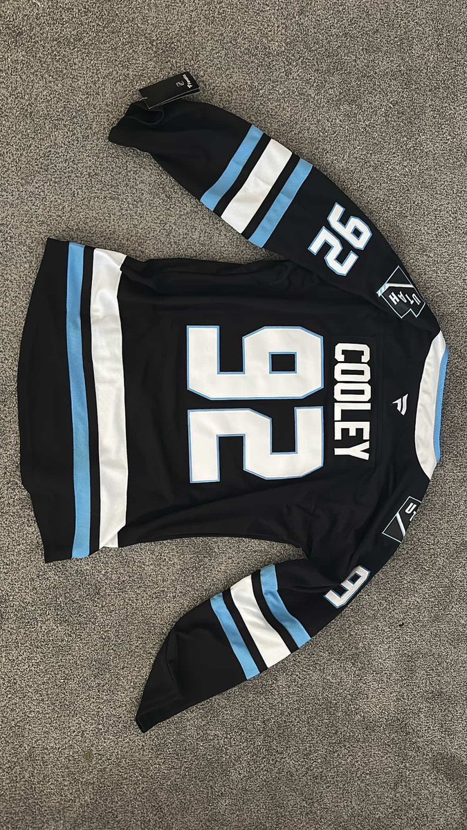 utmammothreport's tweet photo. New jersey has arrived! 
#LoganCooley #utah #mammoth #utahmammoth #TusksUp https://t.co/h2nOrGyYZg