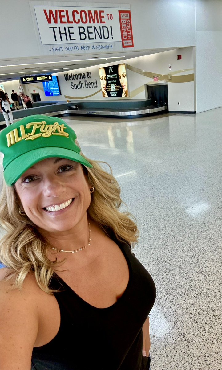 zubygirl100's tweet image. Here comes summer☀️👙
11 Sundays until Irish football!! ☘️
#GoIrish☘️ #FirstDayOfSummer