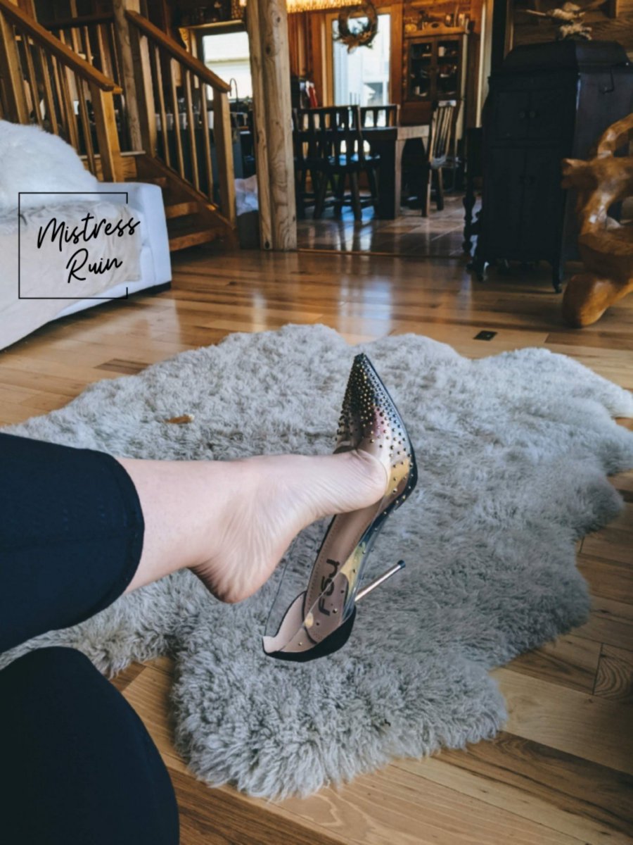 DommeRuin's tweet photo. As soon as I come back, you're on the floor taking my heels off and cleaning the sweat off my day.

Footgoddess Domme Goddess FLR https://t.co/RyzilM1jjG