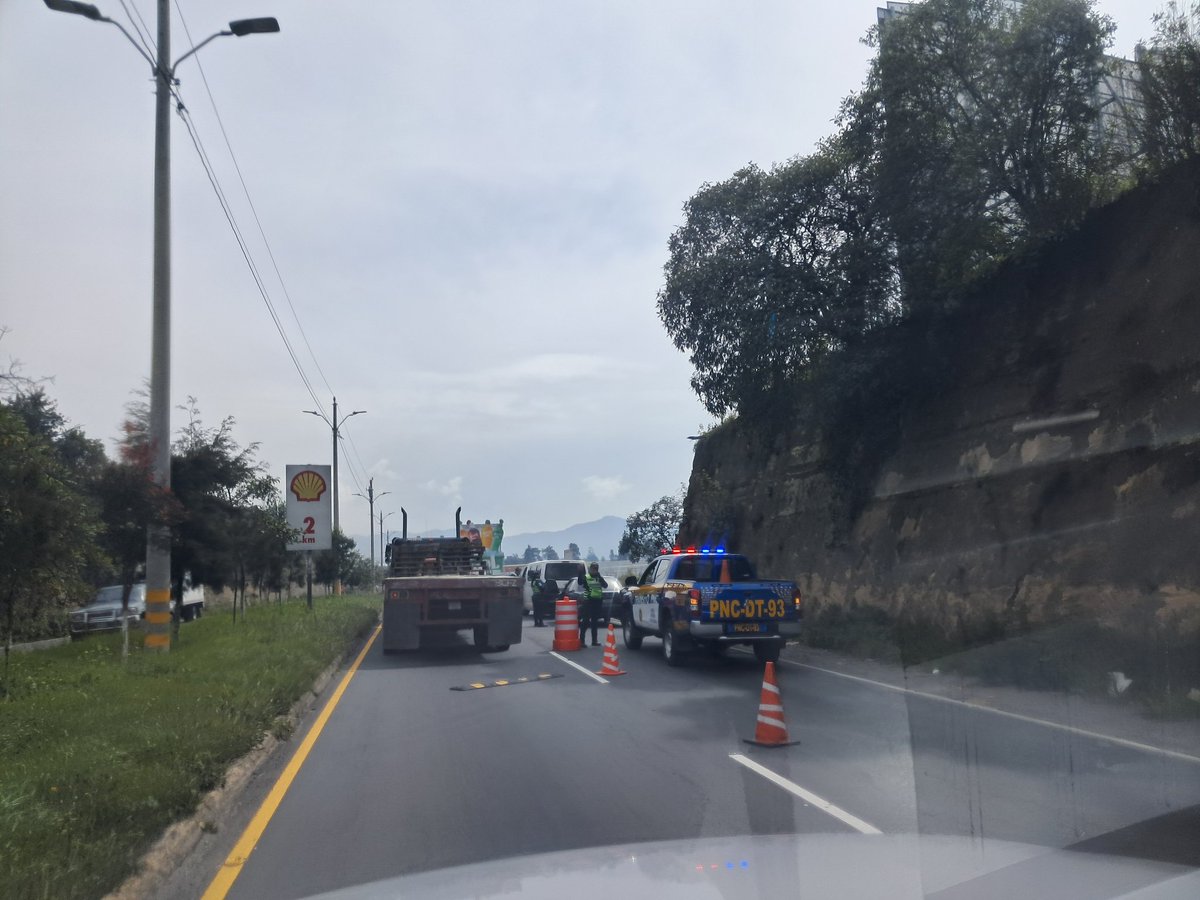 Cambio munixela (@c_munixela) on Twitter photo Aparte de hacer trafico, que tanto se logra con poner puestos de registro en libramiento salcaja <a href="/PNCdeGuatemala/">PNC de Guatemala</a> <a href="/DTransitoPNC/">PNC Tránsito</a> <a href="/mingobguate/">MinGob</a> Aparte de hacer trafico, que tanto se logra con poner puestos de registro en libramiento salcaja <a href="/PNCdeGuatemala/">PNC de Guatemala</a> <a href="/DTransitoPNC/">PNC Tránsito</a> <a href="/mingobguate/">MinGob</a>