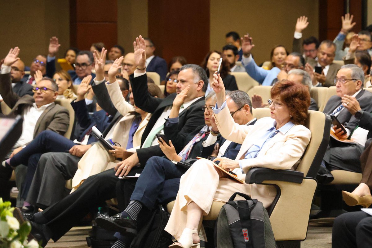 El Rector de la UAdeO, Dr. Pedro Flores Leal, participó en la LXVI Sesión Ordinaria de la Asamblea General de la <a href="/ANUIES/">ANUIES</a>, que tuvo como sede a la <a href="/UAG_Oficial/">UAG</a>, donde participaron representantes de las 244 Instituciones de Educación Superior que confirman esta Asociación.