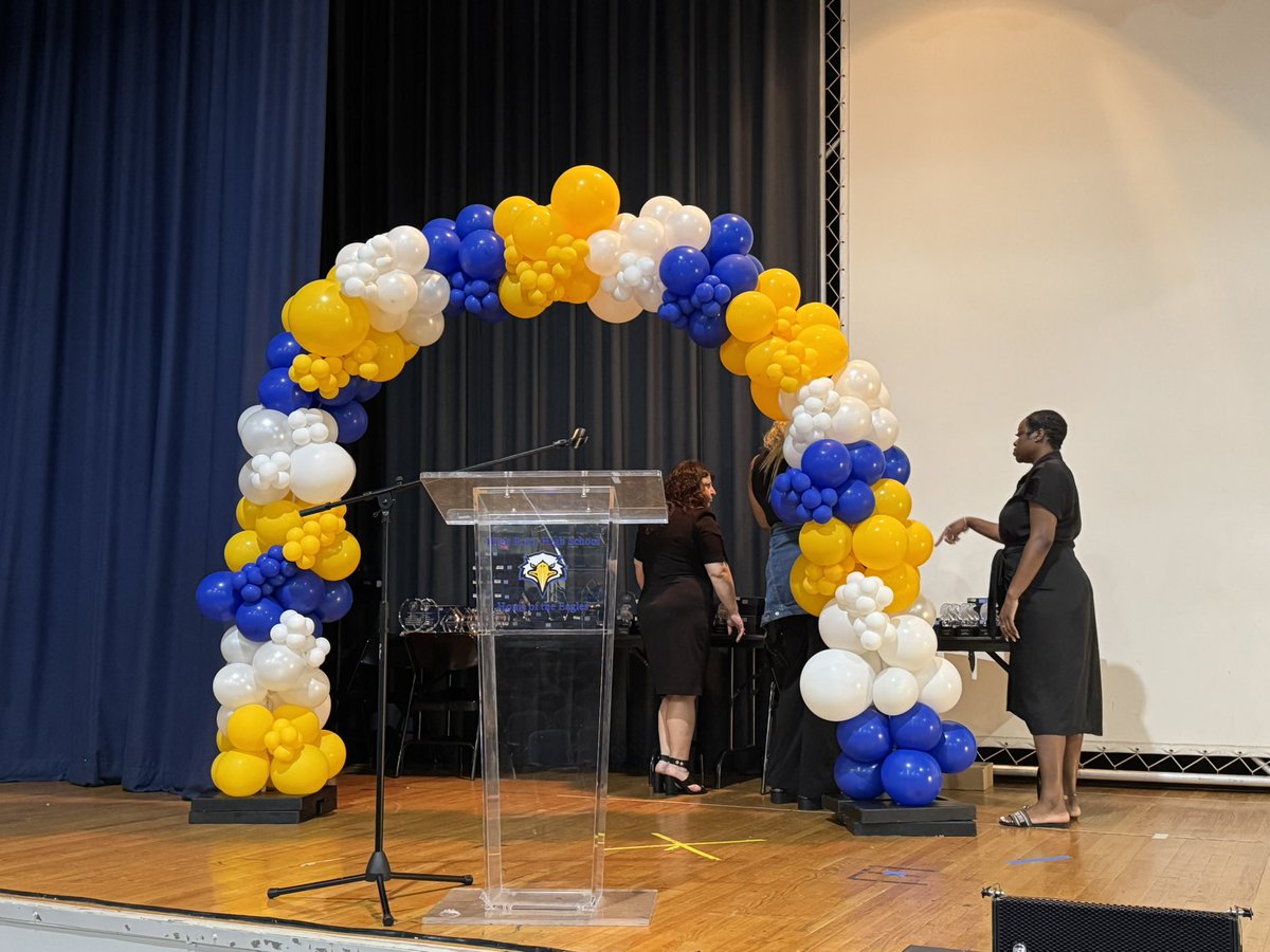 teach2dfuture's tweet image. I am so thrilled to have facilitated and organized our High Point HS 3rd Annual Eagle Awards Night 2025, which honored our teachers and staff.
@pgcps @HighPointHigh 💛💙🦅
