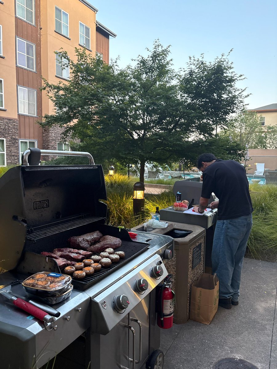 mateomoragues's tweet image. Argentinian asado at @EdgeEsmeralda 🇦🇷
Should we plan another one for @EthCC?