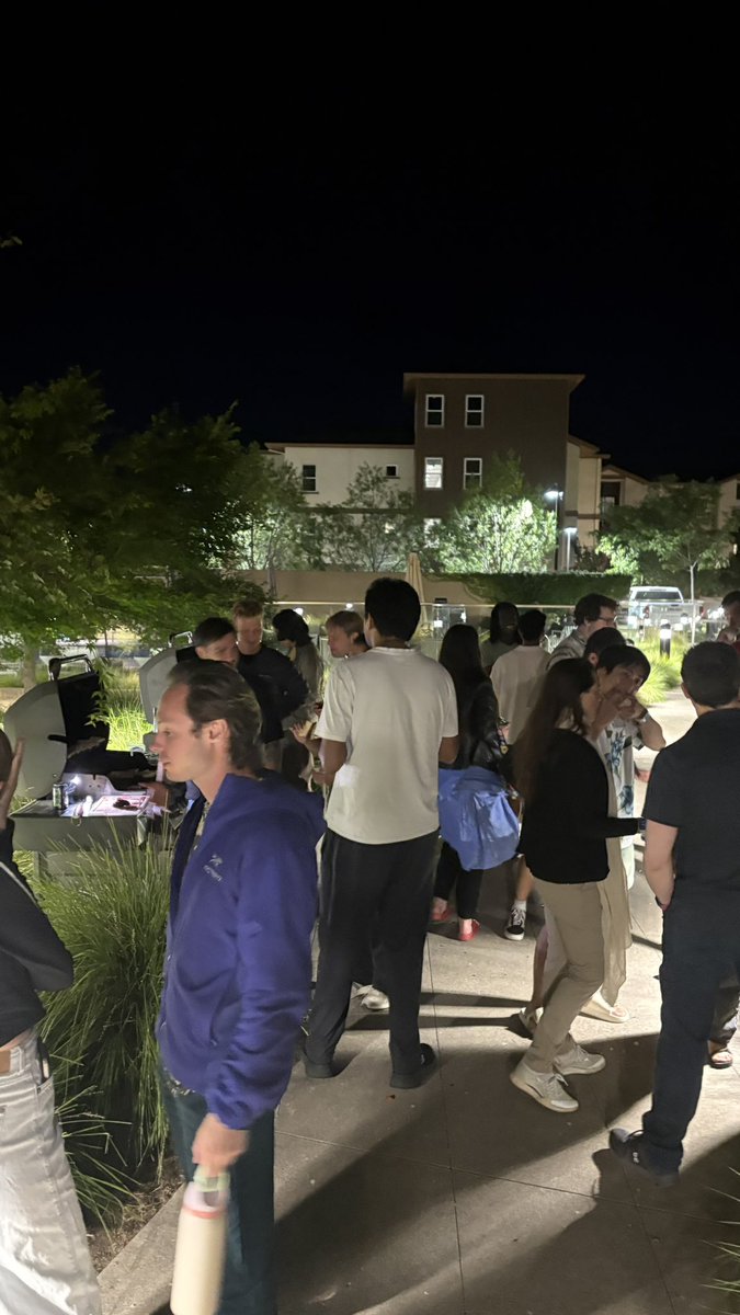 mateomoragues's tweet image. Argentinian asado at @EdgeEsmeralda 🇦🇷
Should we plan another one for @EthCC?