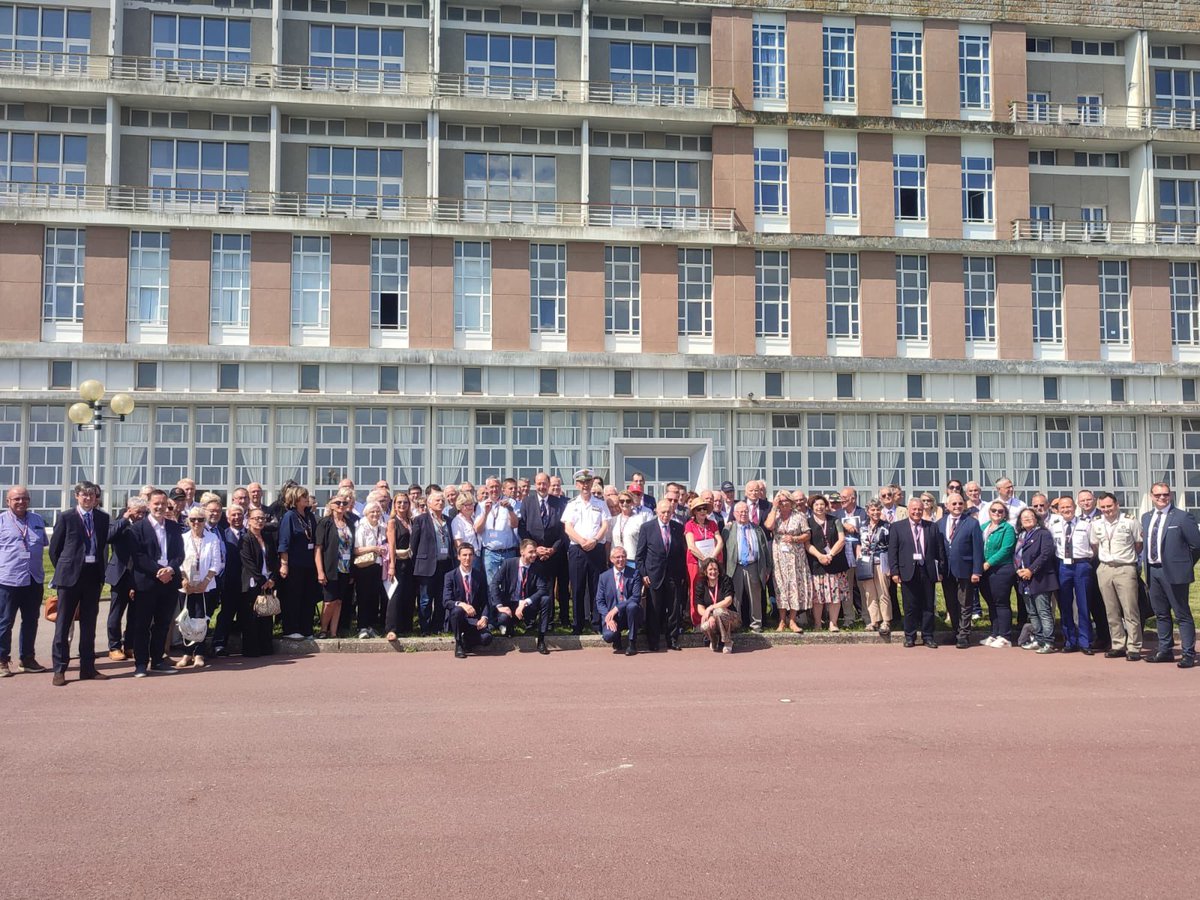 Louis Giscard d'Estaing (@lgiscardestaing) on Twitter photo Magnifique #Congrès <a href="/ASSVILLES/">ASS VILLES MARRAINES</a> à #EcoleNavale  #Brest  accueilli par le VAE #JFQuerat #PréfetMaritime  à L’IleLongue pour la visite d’un  #SNLE. Éclatante illustration de la vitalité des relations entre nos #Collectivités et la <a href="/MarineNationale/">Marine nationale</a> Magnifique #Congrès <a href="/ASSVILLES/">ASS VILLES MARRAINES</a> à #EcoleNavale  #Brest  accueilli par le VAE #JFQuerat #PréfetMaritime  à L’IleLongue pour la visite d’un  #SNLE. Éclatante illustration de la vitalité des relations entre nos #Collectivités et la <a href="/MarineNationale/">Marine nationale</a>