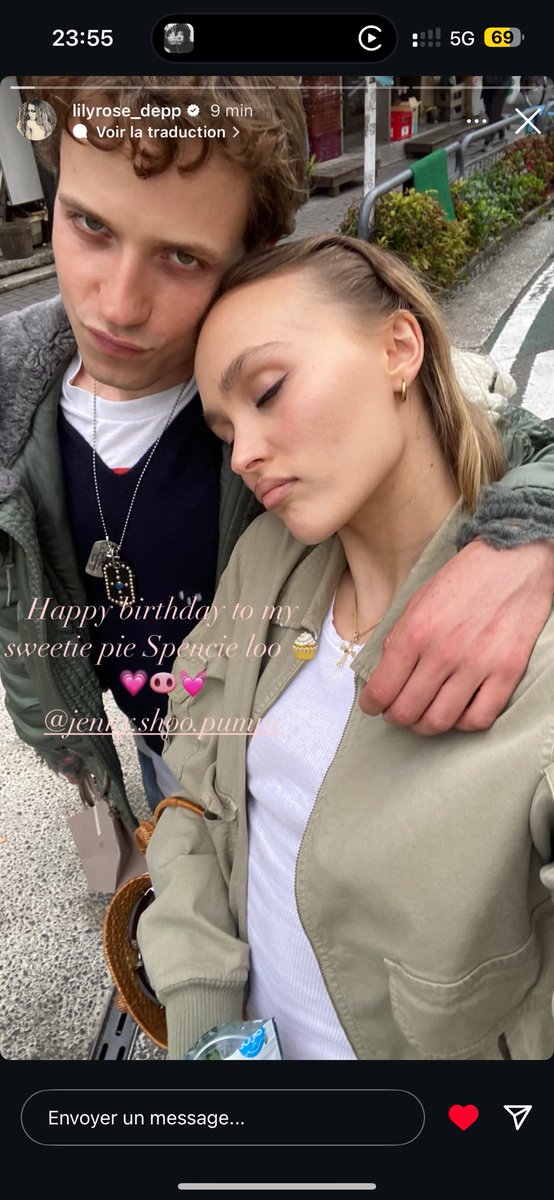 UpdatesLilyRose's tweet image. Lily-Rose via her ig story wishing her stylist Spencer a happy birthday! 🤗🎂💞