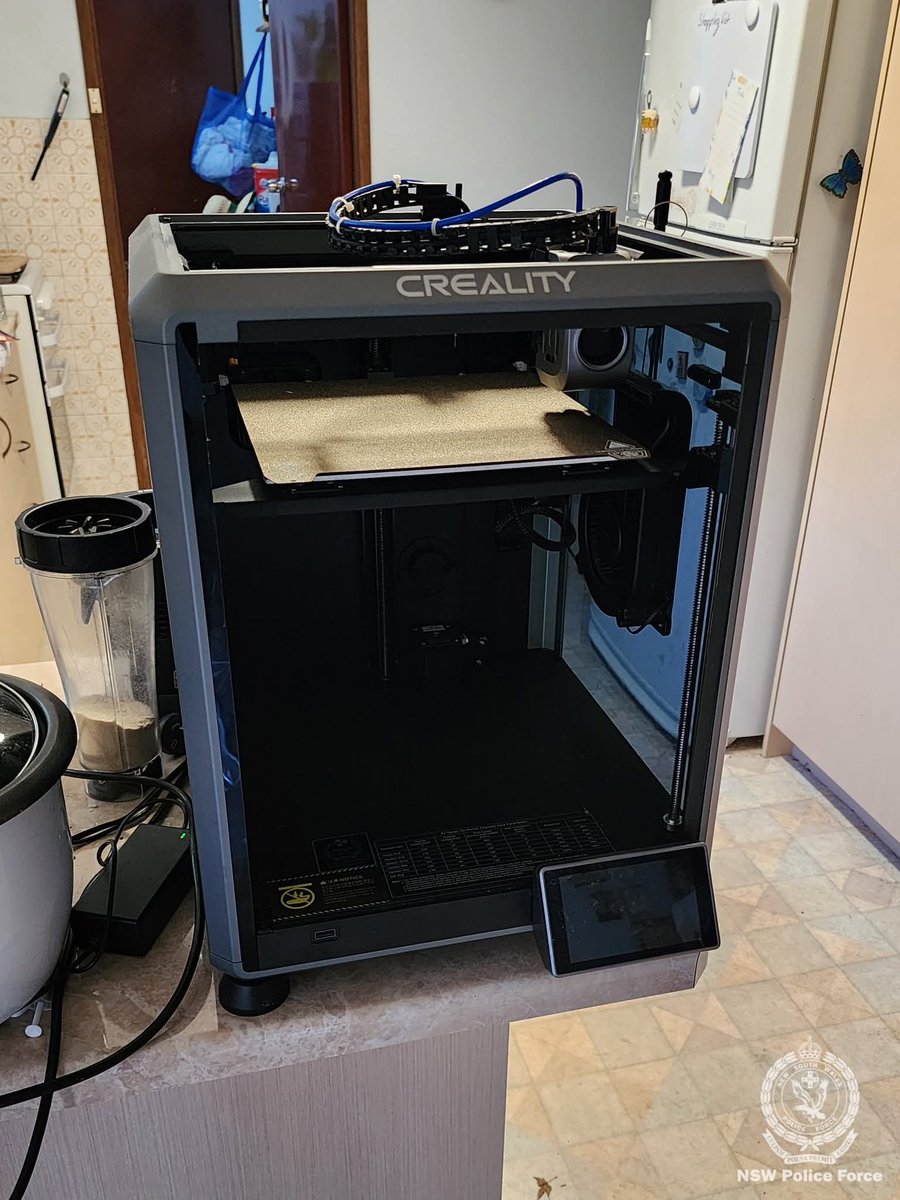 war_noir's tweet image. #Australia 🇦🇺: Australian Police arrested a man who manufactured numerous 3D-printed weapons in New South Wales.

As a result Creality 3D Printer  and weapons / weapons part captured including &quot;Urutau&quot;  Pistol-Caliber Carbine (PCC), &quot;Cabfare .22&quot;  pistol and &quot;King Cobra 9&quot;  PCC.