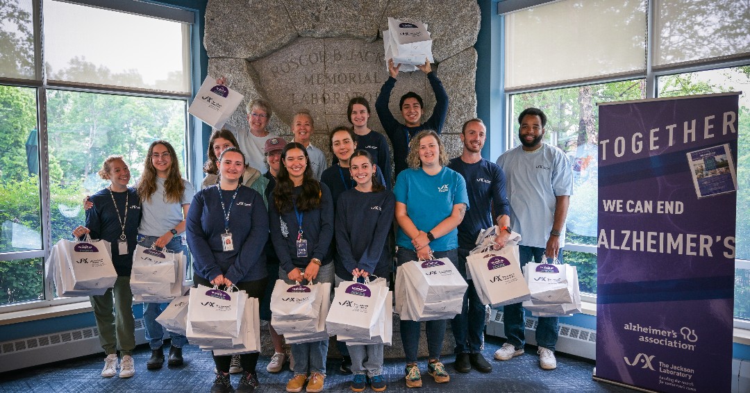 jacksonlab's tweet image. On the summer solstice, the day with the most light, JAX Alzheimer’s disease research teams and other volunteers honored the @alzassociation’s #TheLongestDay and fought the darkness of Alzheimer’s and other dementias. 💜 #ENDALZ
